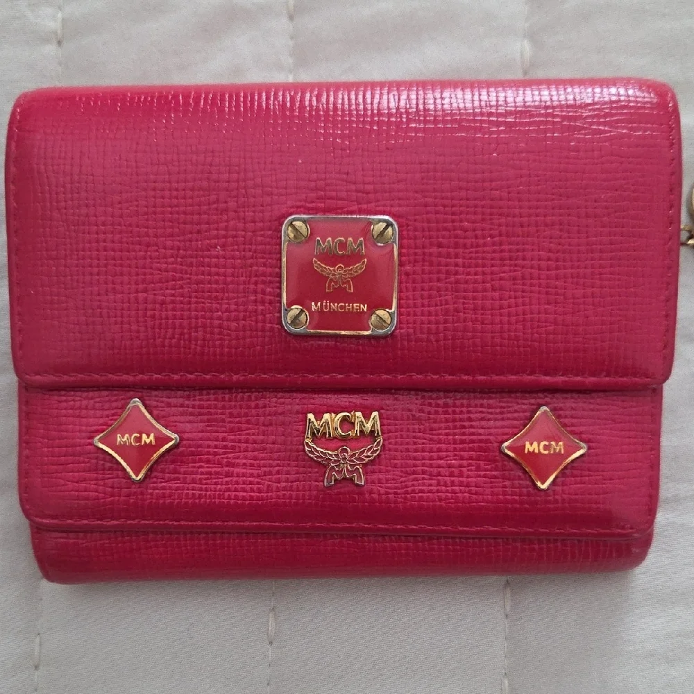 MCM Pink Tri-fold Wallet with Gold Charms Details - Picture 2 of 9